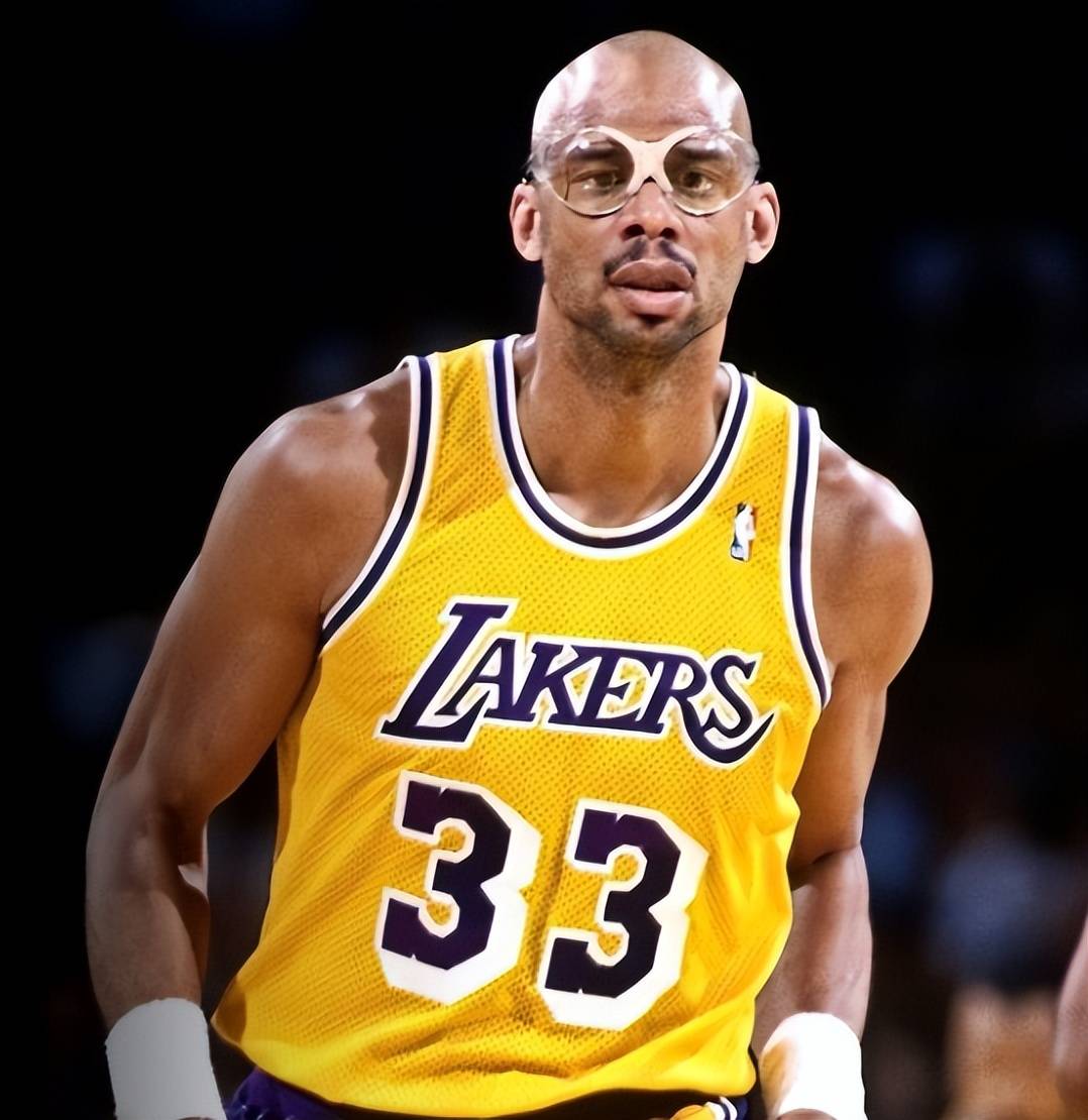 下半场继续委以重任！斯普利特针对指导杨瀚森（下半场仍扛重担！斯普利特对杨瀚森进行针对性指导）