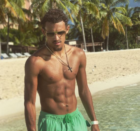 莱奥头发被拽找阿切尔比理论，后者：敢再指我就掰断你手指头（头发被拽后莱奥上前质问阿切尔比，后者警告：再指我就掰断你手指）