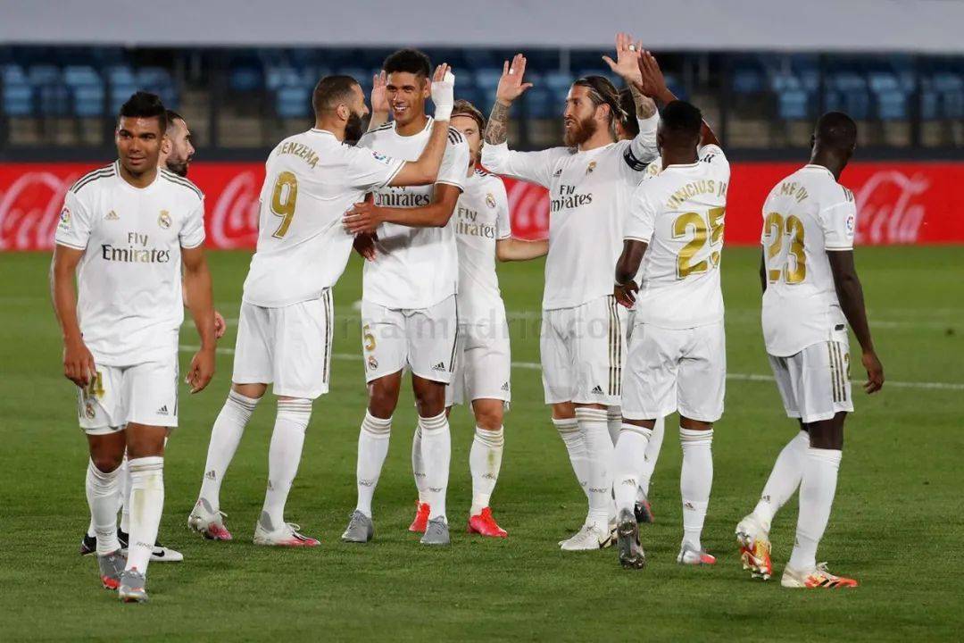 雷迪克：斯玛特是每日观察状态，希望能出战NBA杯1／4决赛