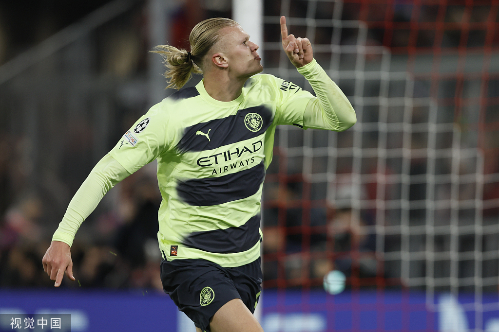 英超-攻击线哑火达洛特破门 曼联1-1西汉姆近5轮仅1胜（英超：曼联锋线低迷达洛特破门 1-1战平西汉姆 近5轮仅一胜）