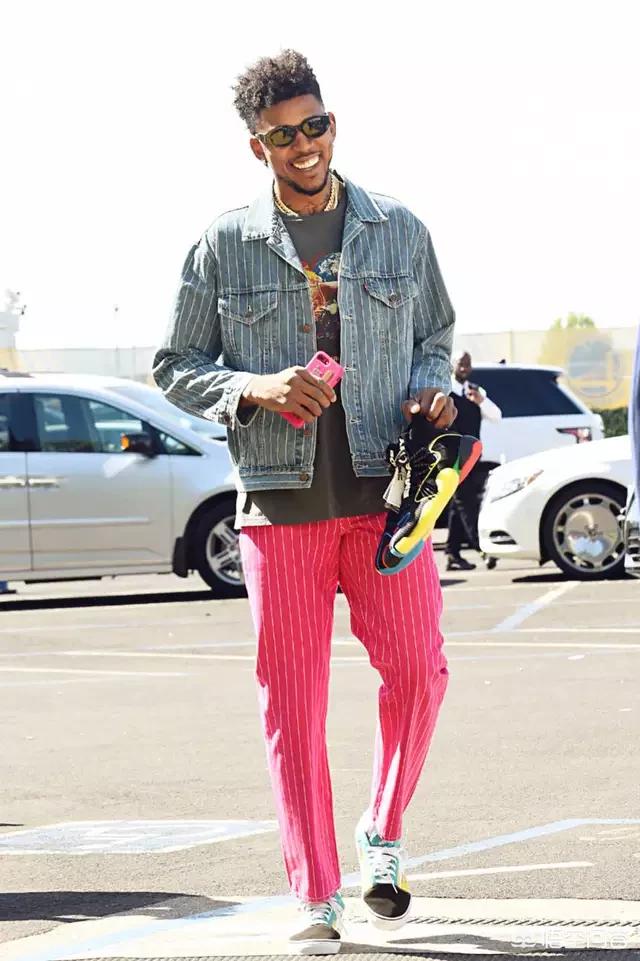 队记：拉尔森的左脚踝X光检查结果为阴性，明天进行MRI检查（队记者：拉尔森左踝X光无异常，明日将接受核磁共振检查）