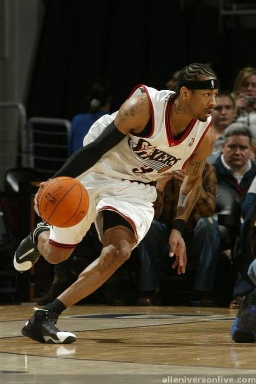 埃贝尔：凯恩已是足坛最伟大球员之一，未来他能竞争金球奖（埃贝尔：凯恩已跻身足坛顶尖，未来有望冲击金球）